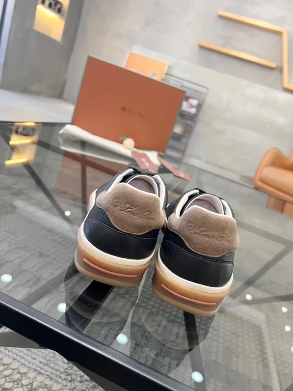 Factory price: 440💰Loro men's shoes💰iana top purchasing agent🇮🇹 men's shoes💰 The popular casual sneakers counter of the popular street man has new products at the same time. The uppers are made of cowhide fabric imported from Italy. The high-quality splicing technology has a classic and generous layout with a masculine temperament. Soft and comfortable cowhide lining. The soles: the original soles are specially provided by the original factory. The exclusive molded soles are super comfortable. The original factory follows the order. 🔍🔍High quality. You can enter and exit the counter at will. Welcome to compare. The code number is 38-44, customized 45